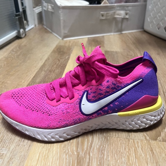 Nike Epic React Size 9 - Picture 10 of 14